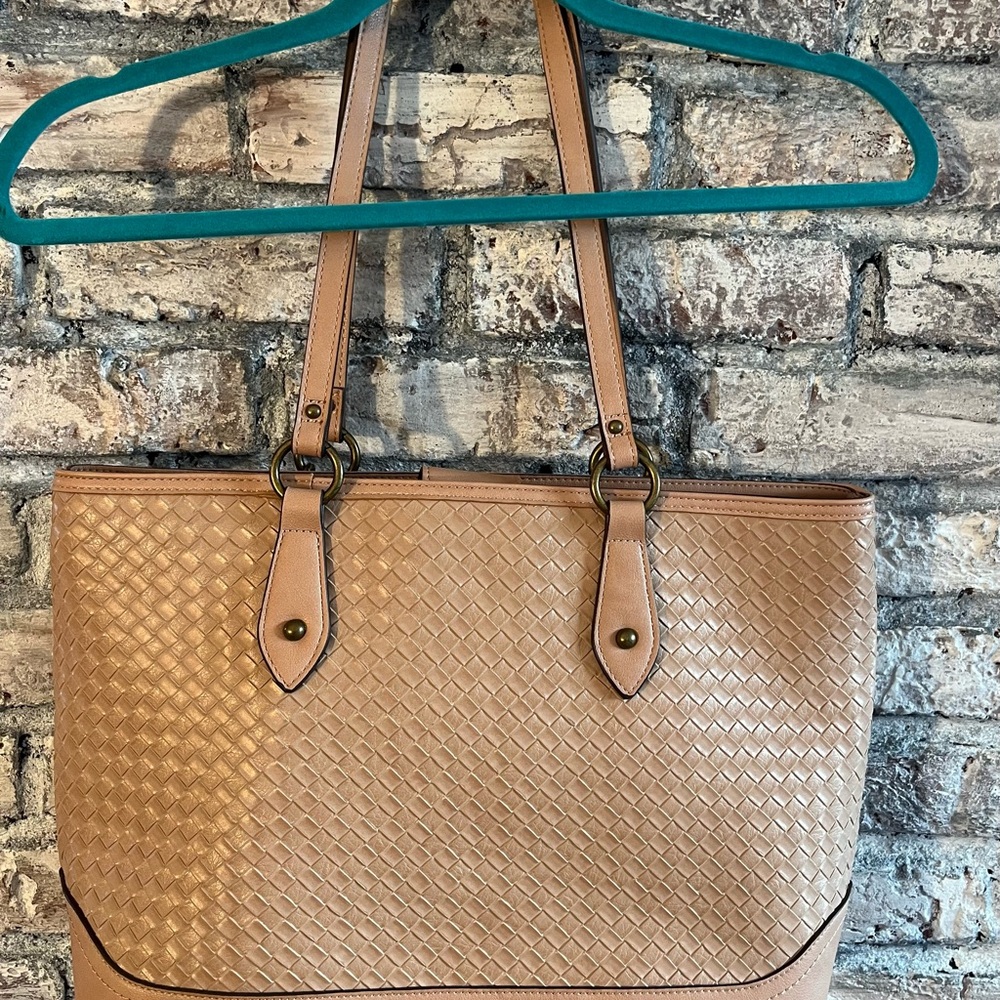 Frye & Co Chic Tan Woven Tote Bag Excellent New condition, lots of pockets🔥 - Picture 10 of 10